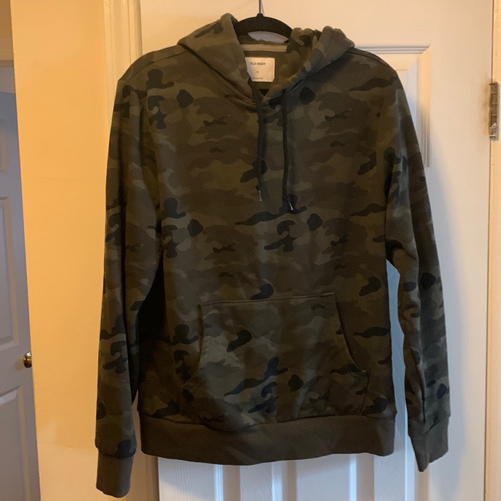 Brand Old Navy Color Green and black Camo pullover Hoodie